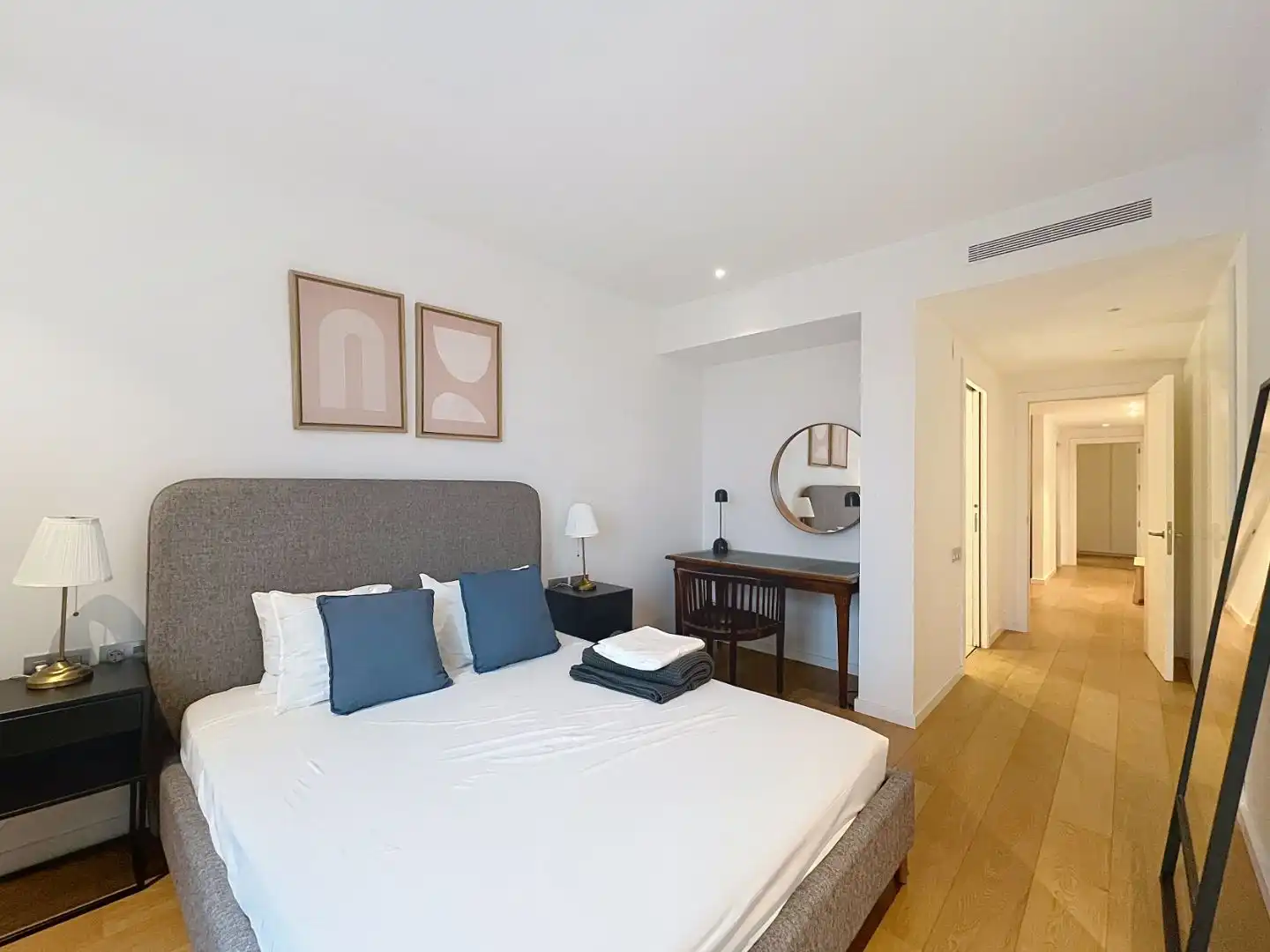 Dormitori de Pis en venda en  Barcelona Capital amb Aire condicionat i Terrassa