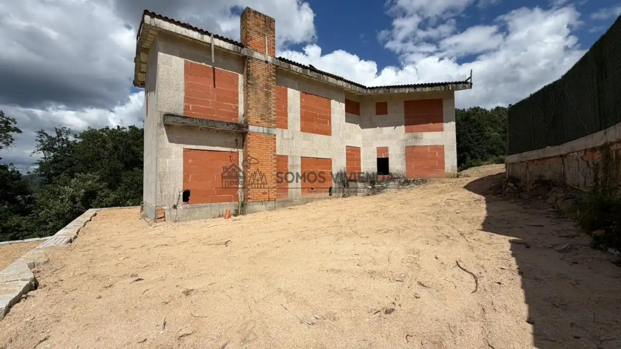 Chalet con jardín en venta en O Pereiro de Aguiar