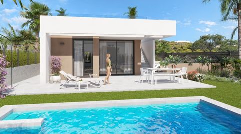 Villa contemporánea de nueva construcción de 3 dormitorios con piscina privada y solárium en Vera playa