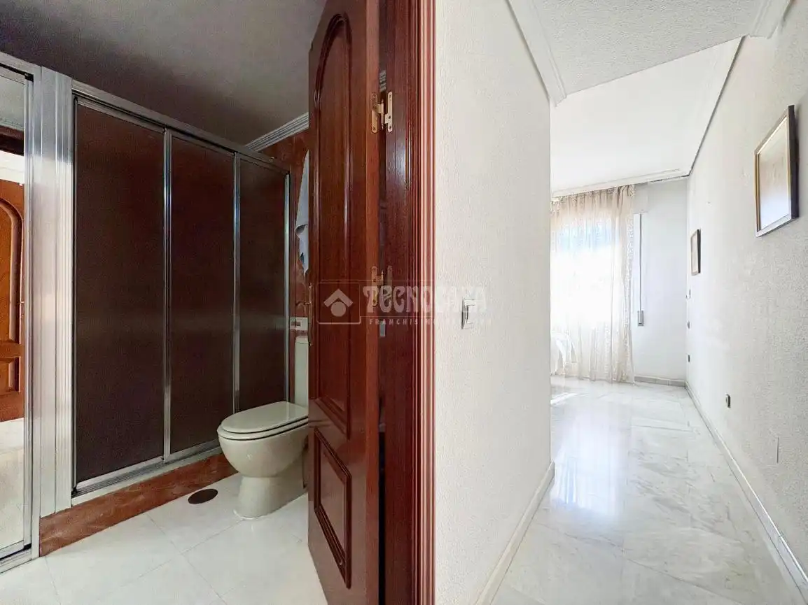 Habitación de Piso en venta en Sevilla con Aire acondicionado, Calefacción y Terraza