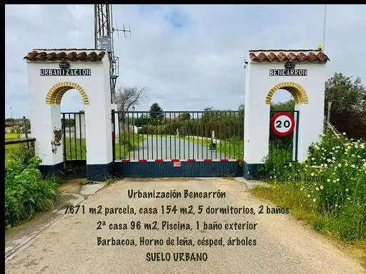 Exterior view of Houses for sale in Utrera  with Air Conditioner, Private garden and Storage room