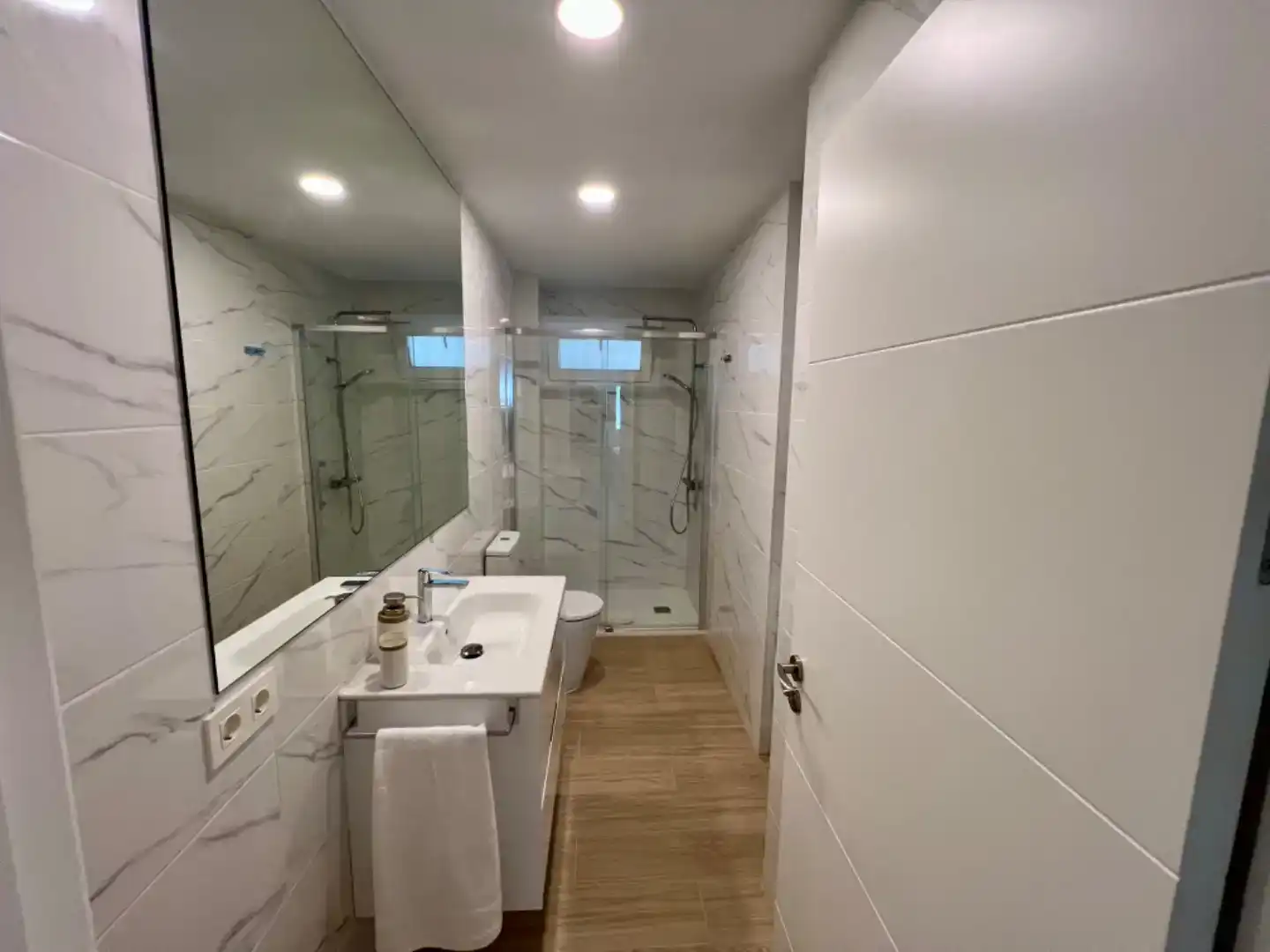 Bathroom of Flat for rent in Almuñécar  with Air Conditioner and Furnished