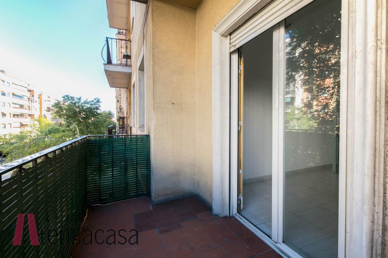 Balcony of Flat to rent in  Madrid Capital  with Heating, Terrace and Furnished