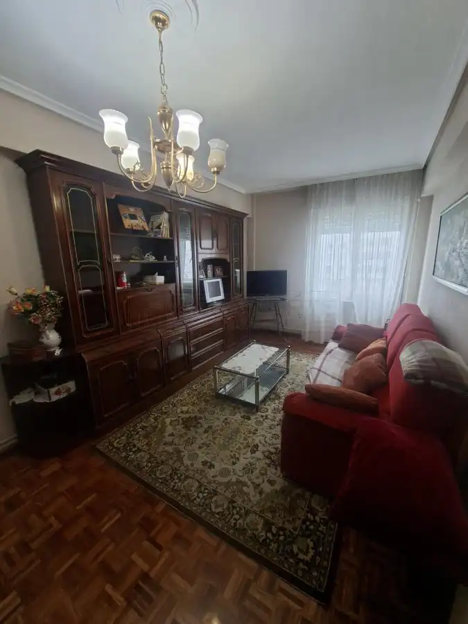 Sala de estar de Piso en venta en Vitoria - Gasteiz con Calefacción, Parquet y Trastero