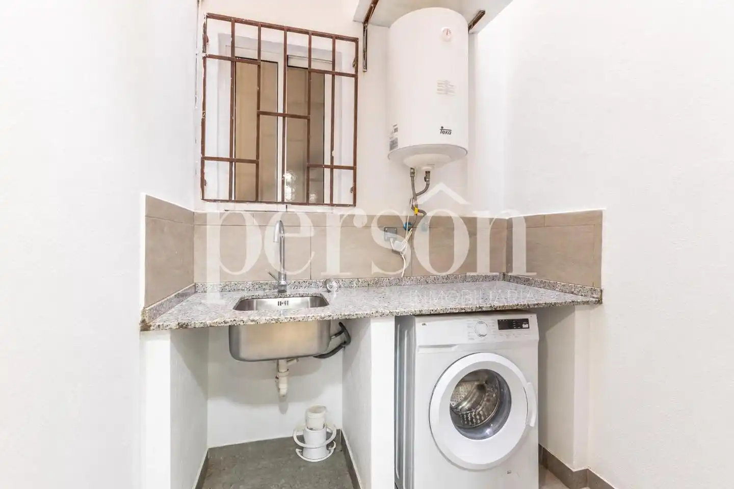 Kitchen of Flat for rent in Valencia  with Terrace and Furnished