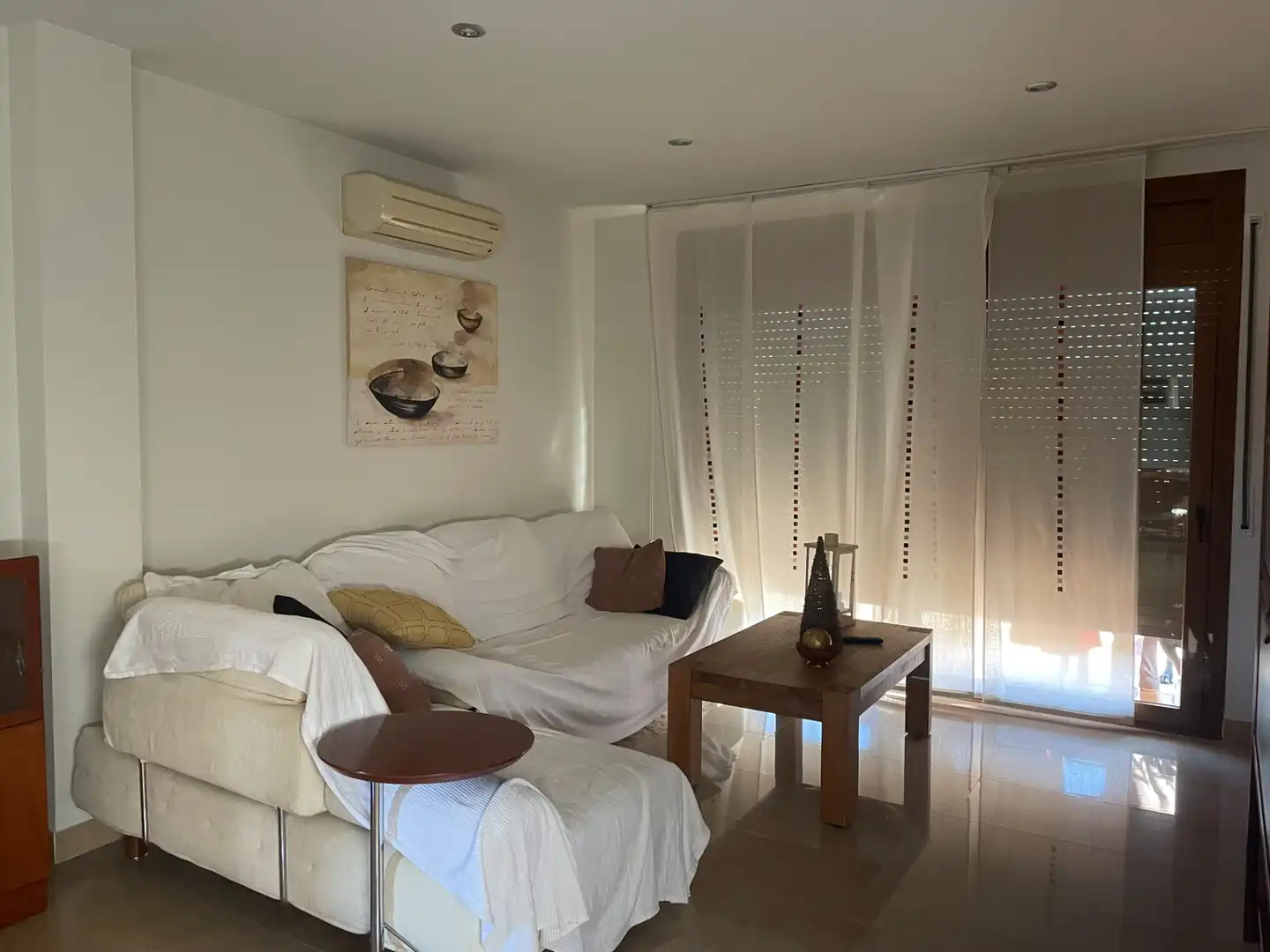 Sala de estar de Casa o chalet en venta en Llambilles con Aire acondicionado, Calefacción y Jardín privado