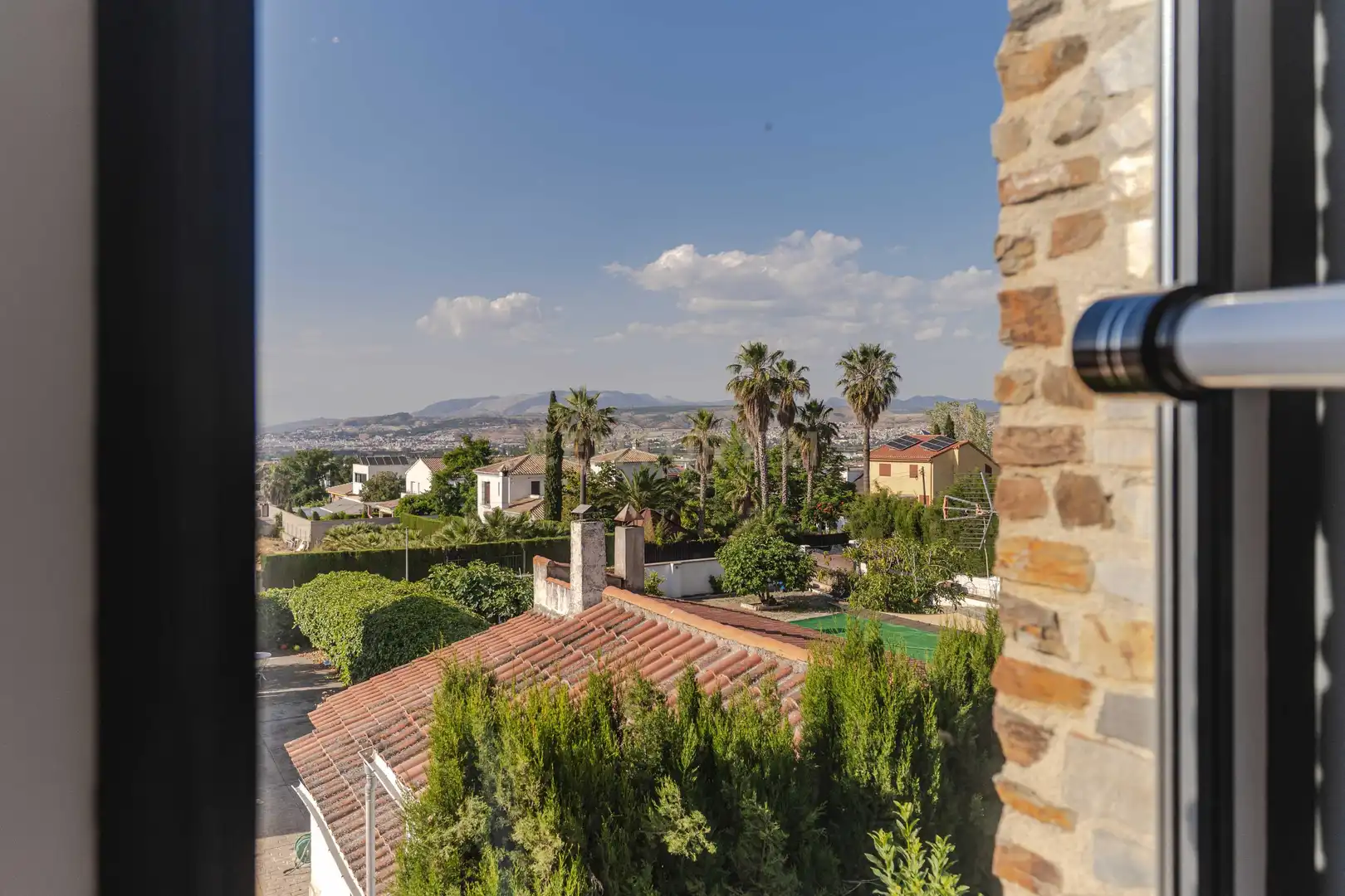Vista exterior de Casa o xalet en venda en Gójar amb Aire condicionat, Jardí privat i Traster