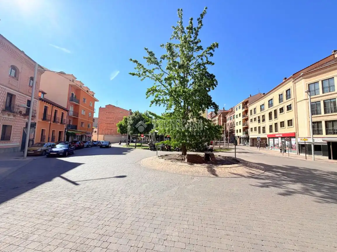 Vista exterior de Pis en venda en Segovia