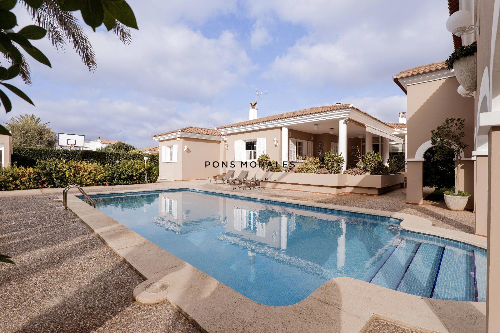 Vista exterior de Casa o xalet en venda en Ciutadella de Menorca amb Aire condicionat, Calefacció i Terrassa