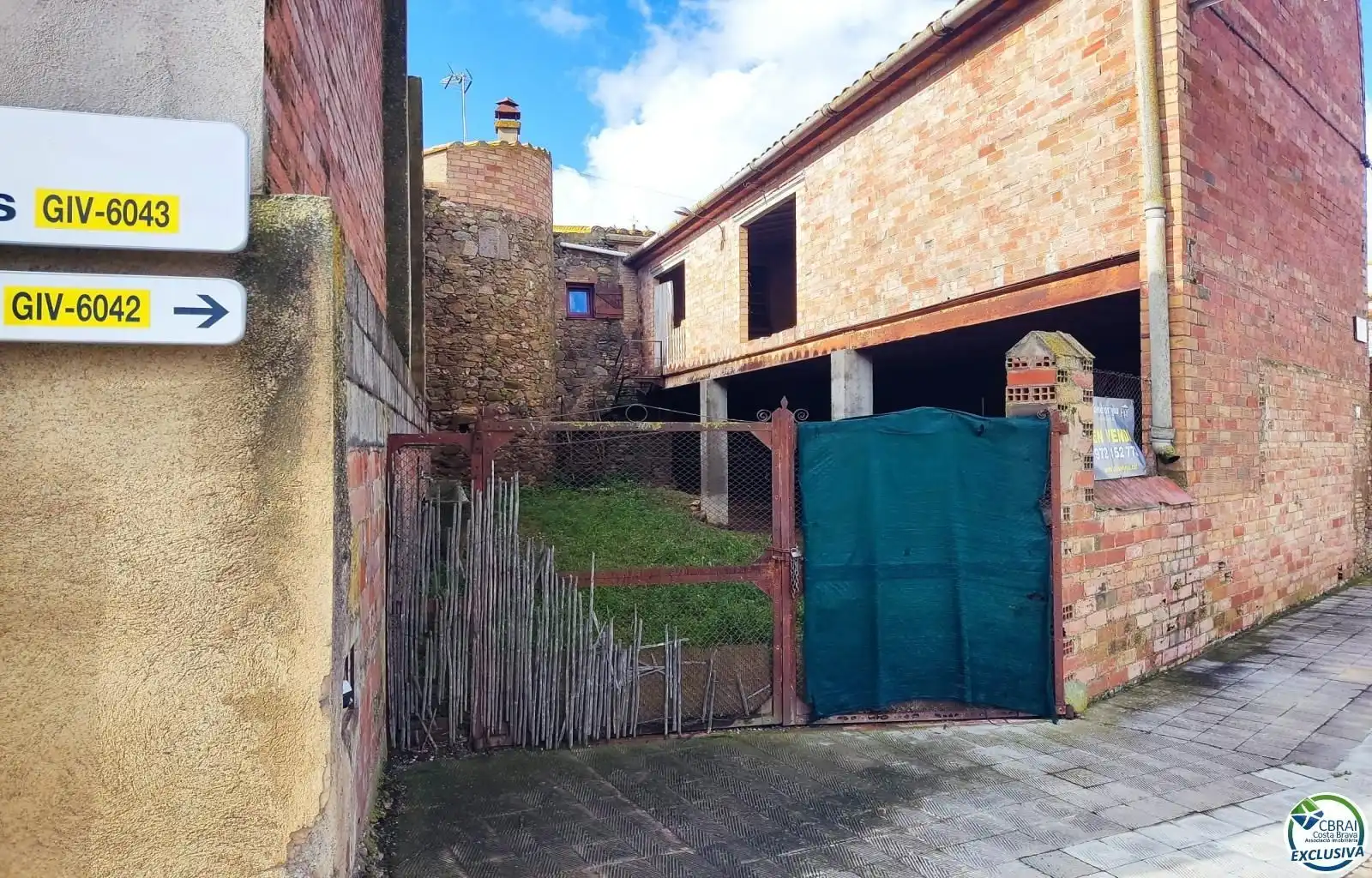 Exterior view of Flat for sale in Peralada, Girona