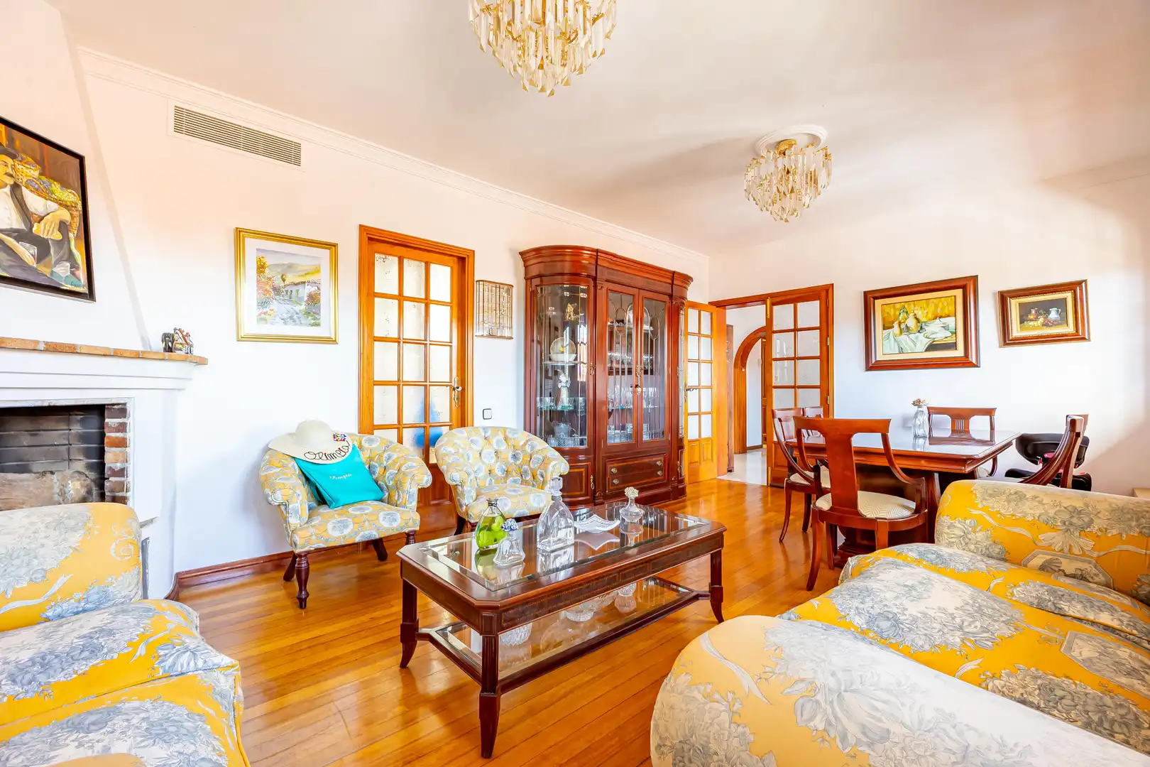 Sala d'estar de Casa o xalet en venda en Las Palmas de Gran Canaria amb Aire condicionat, Jardí privat i Terrassa