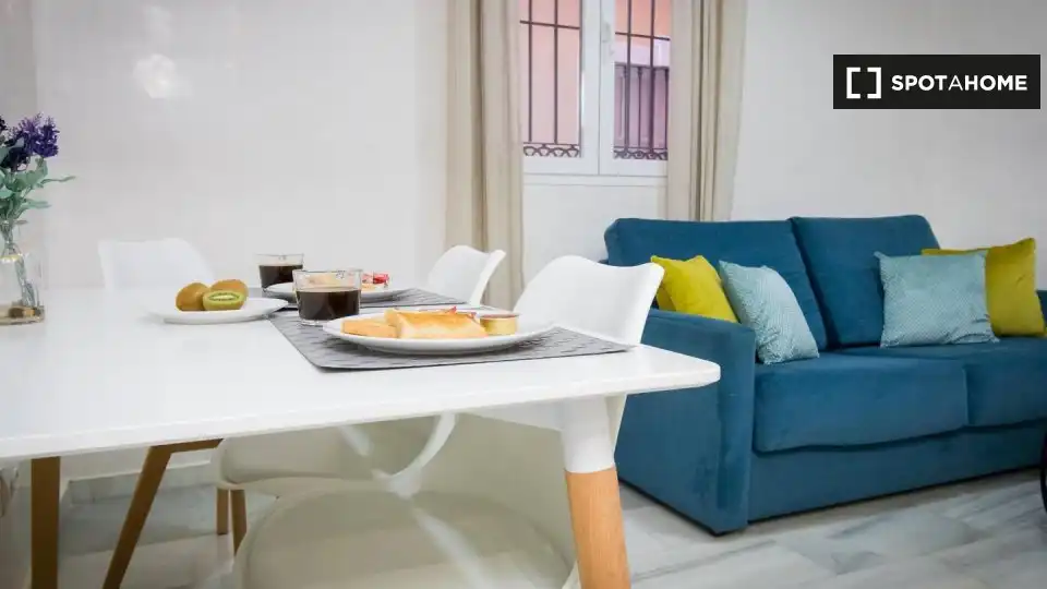 Menjador de Apartament per a compartir en Málaga amb Aire condicionat, Calefacció i Terrassa