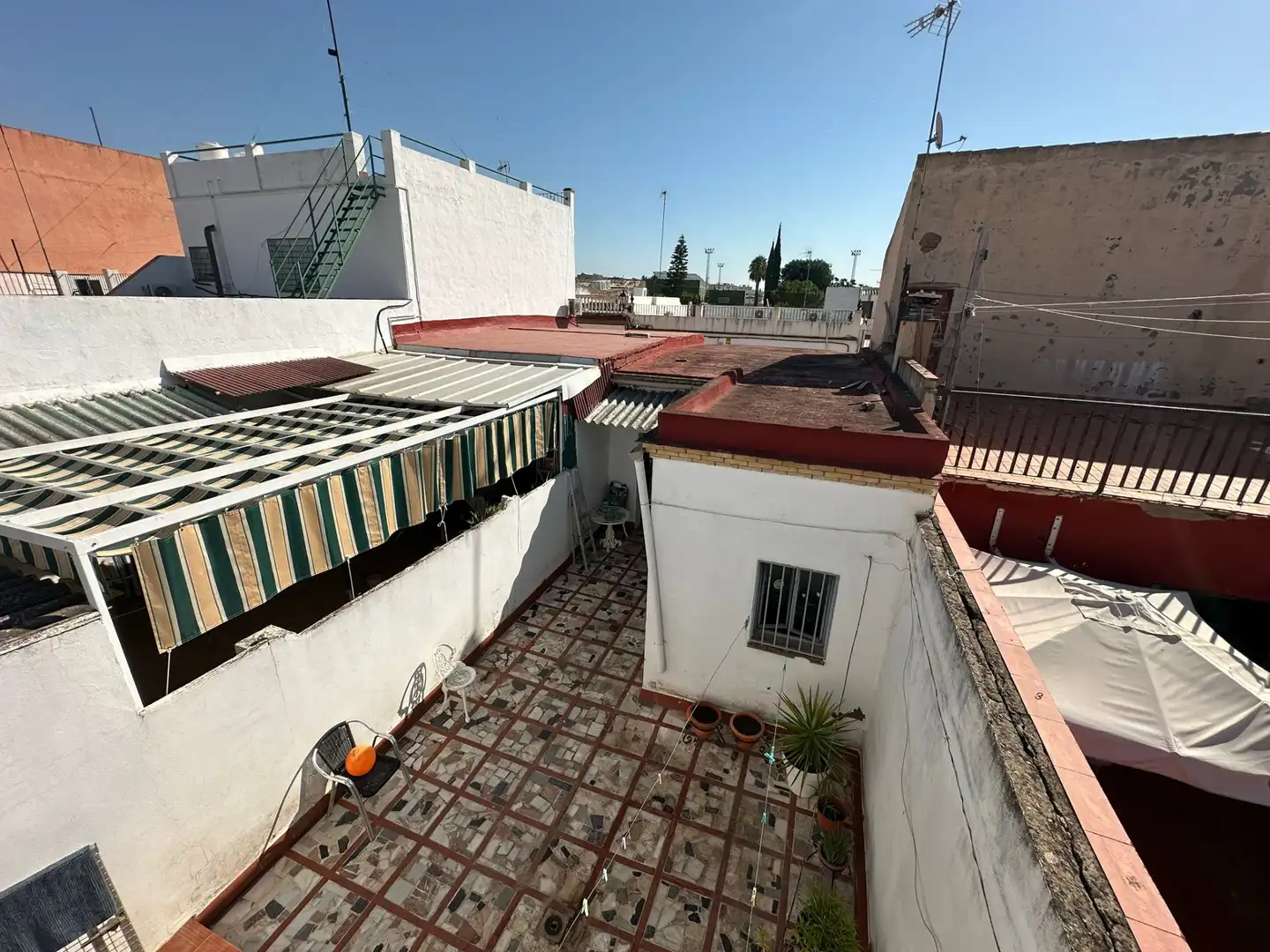 Vista exterior de Casa o chalet en venta en Bormujos con Trastero