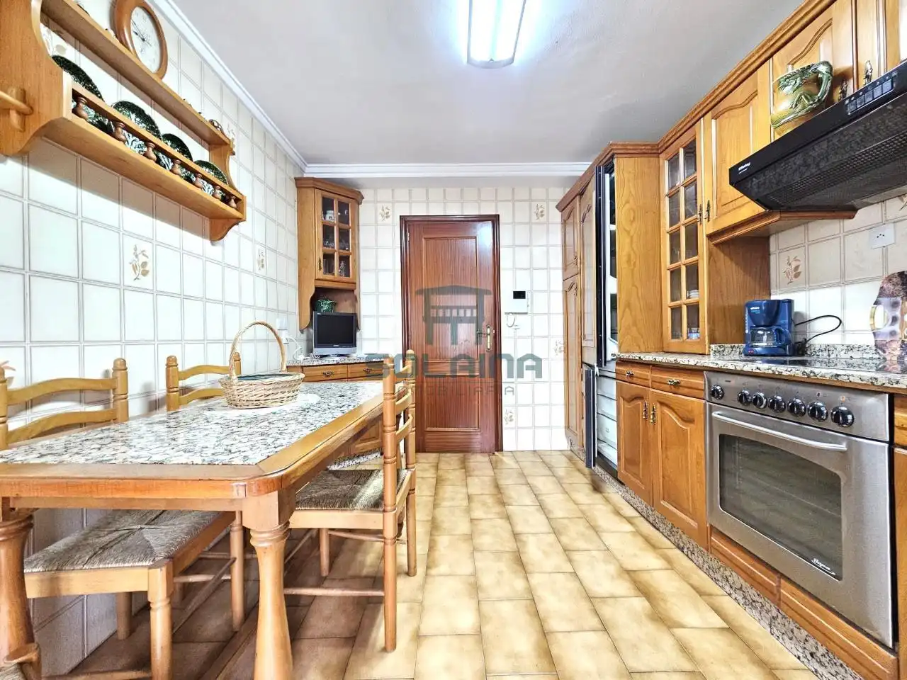 Cocina de Piso en venta en Ourense Capital  con Calefacción, Trastero y Amueblado