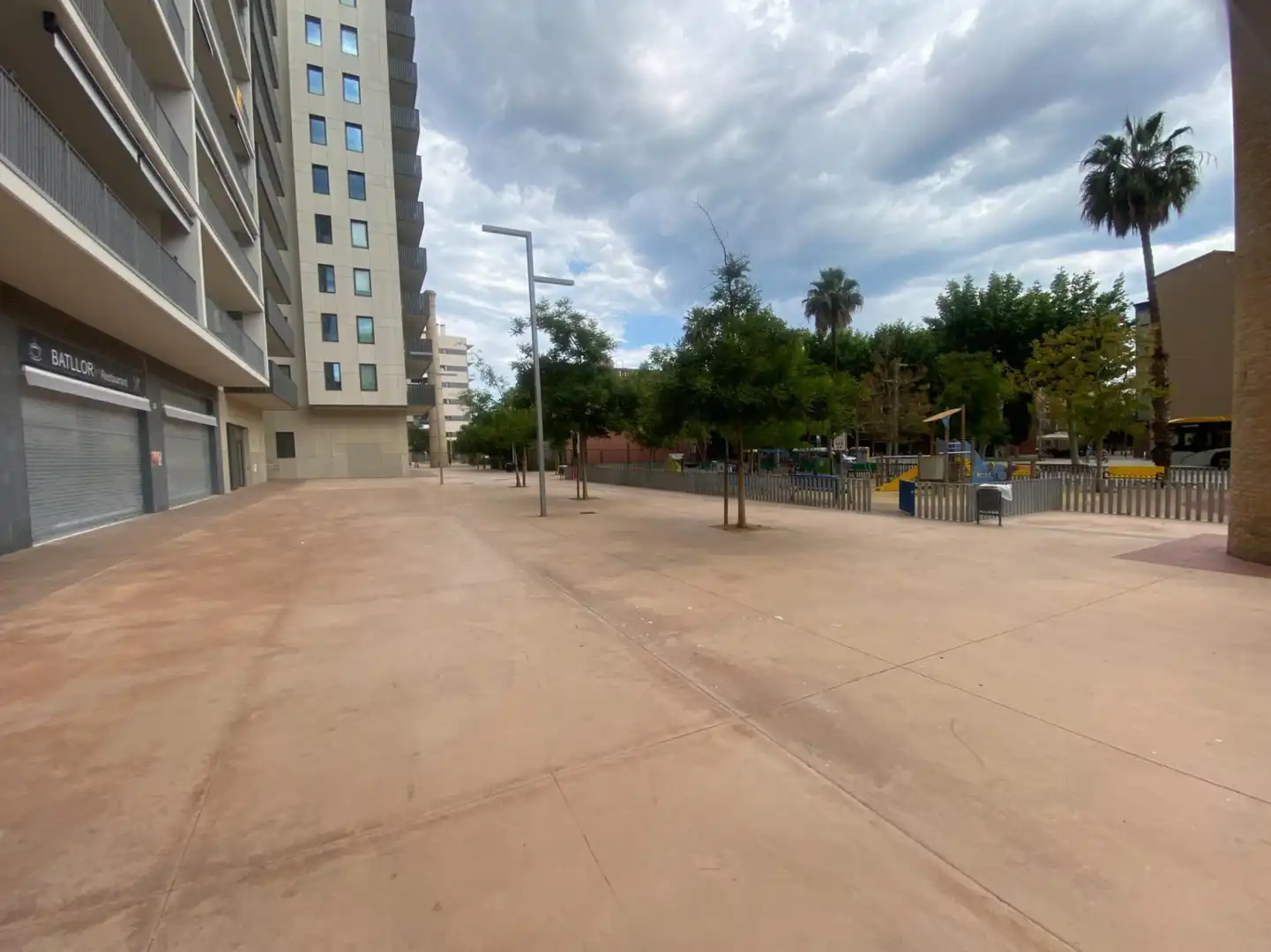 Vista exterior de Local de alquiler en L'Hospitalet de Llobregat