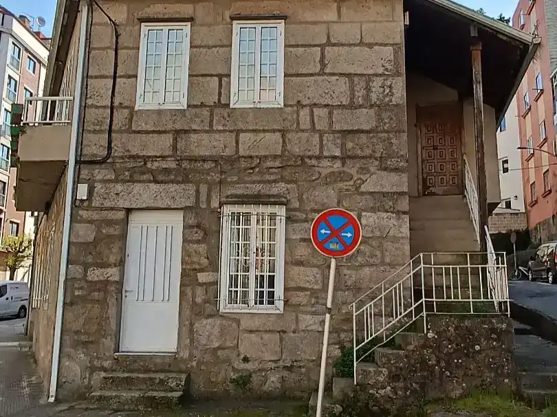 Vista exterior de Pis en venda en Pontevedra Capital  amb Balcó