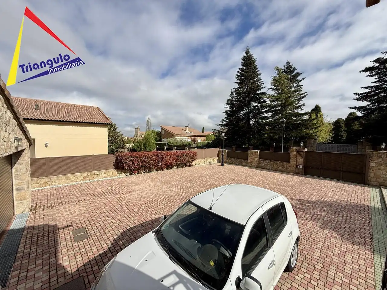 Parking de Casa o chalet en venta en Otero de Herreros con Calefacción y Jardín privado