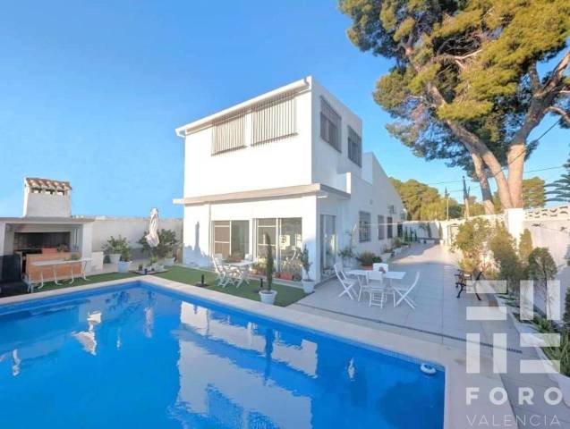 Casa-chalet en Venta en Montesol