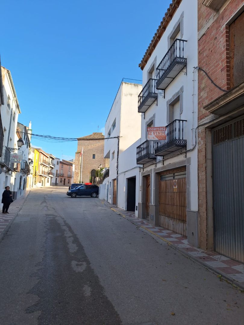 Vista exterior de Casa adosada en venda en Villardompardo amb Traster, Moblat i Forn