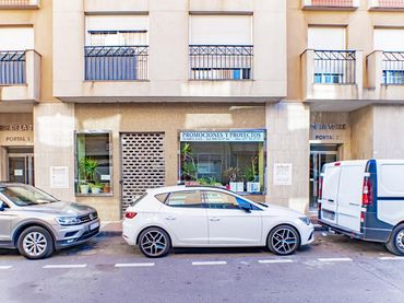 Local comercial en venda a Calle de Almería
