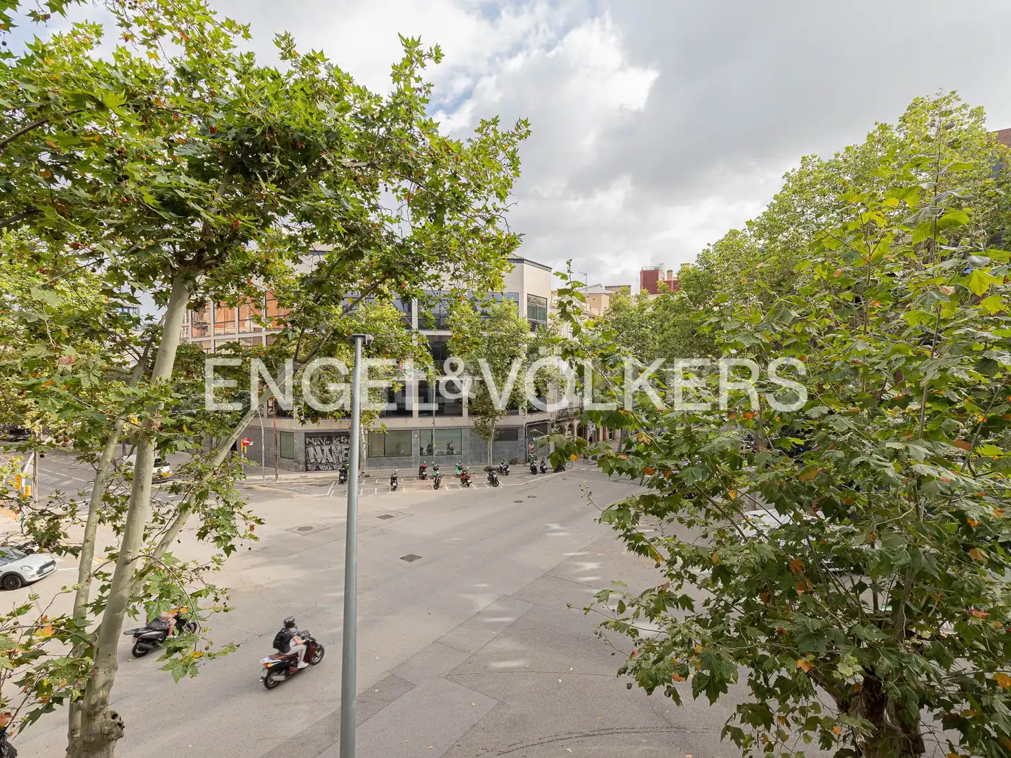 Exterior view of Flat for rent in Sant Martí