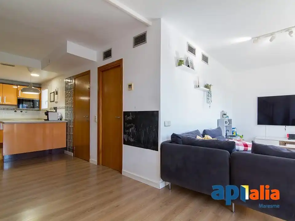 Sala d'estar de Dúplex en venda en Pineda de Mar amb Terrassa
