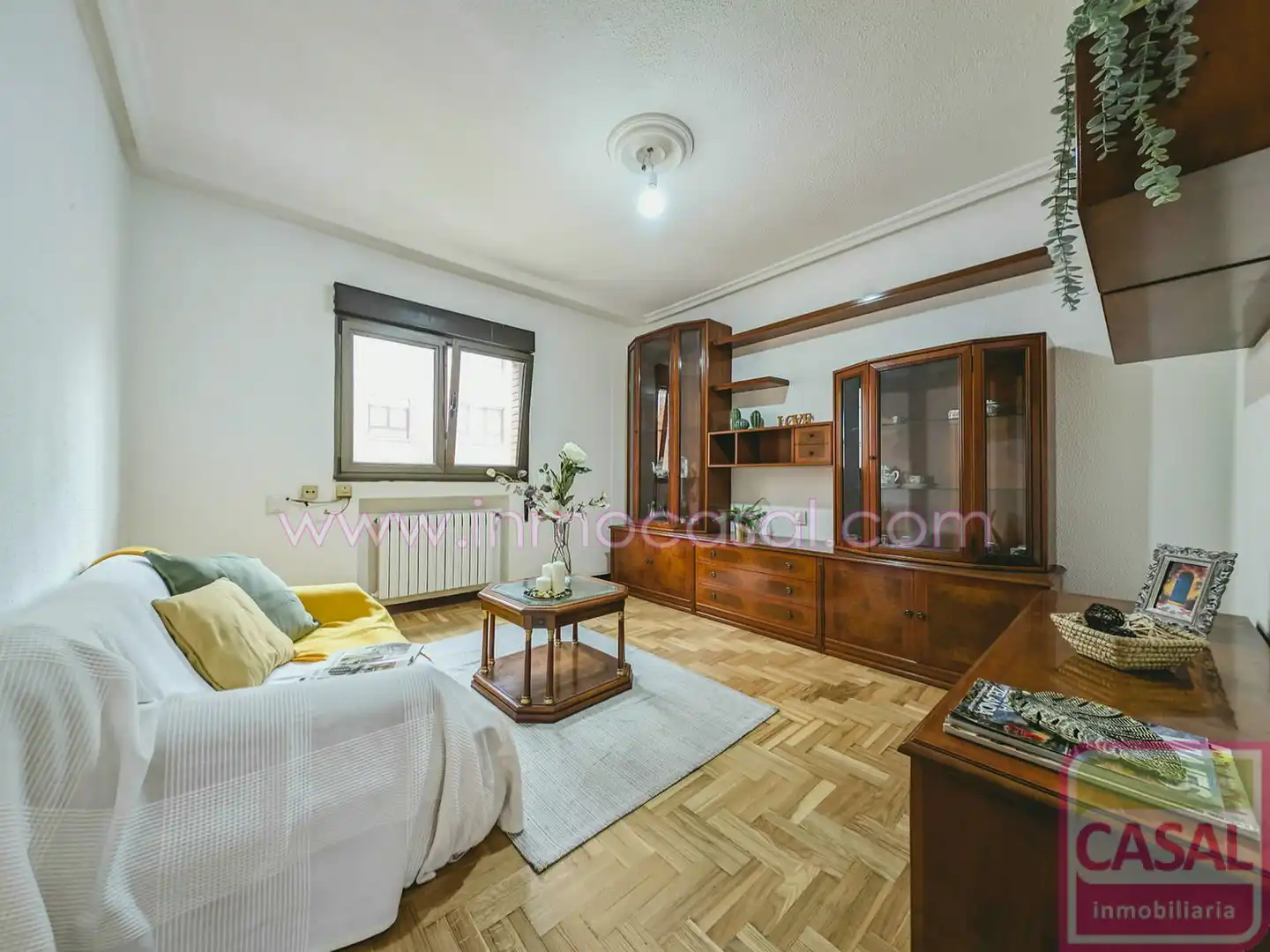 Habitación de Piso en venta en Oviedo  con Calefacción, Trastero y Amueblado