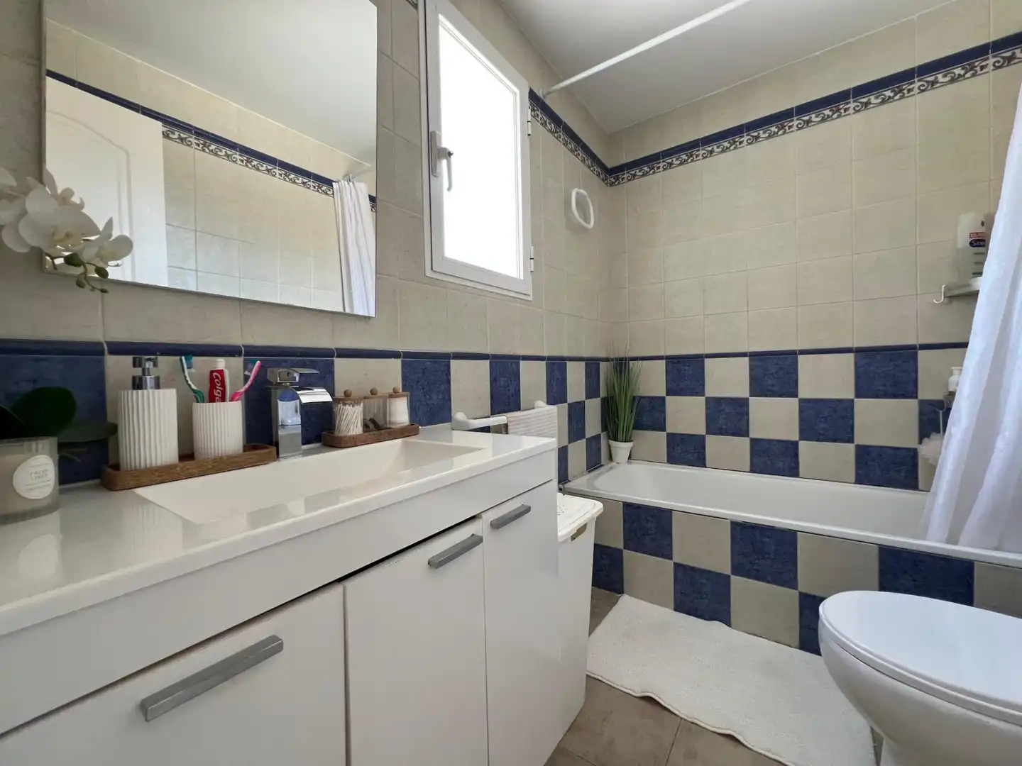 Bathroom of Detached homes for sale in El Campello  with Air Conditioner, Private garden and Balcony