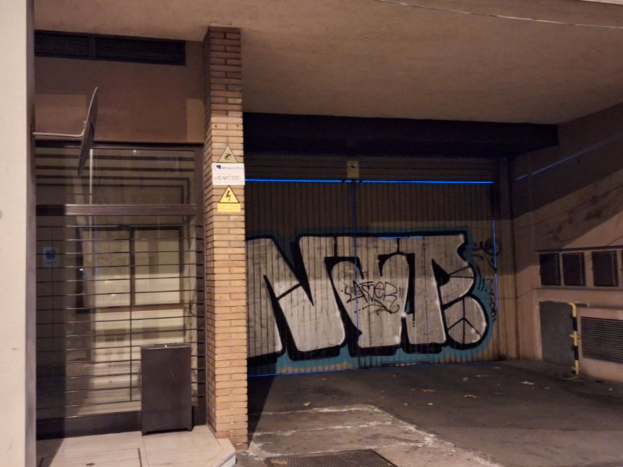 Vista exterior de Garatge en venda en  Barcelona Capital amb Alarma