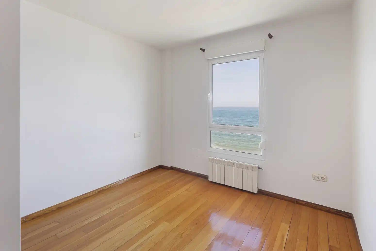Dormitori de Àtic en venda en Gijón  amb Calefacció, Parquet i Terrassa