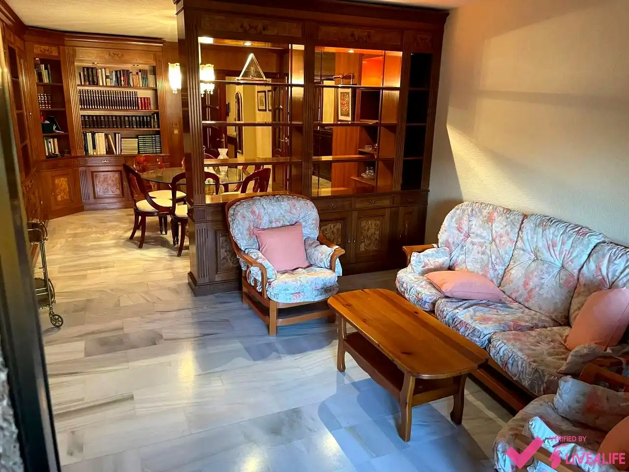 Flat with lift to rent in De Ronda