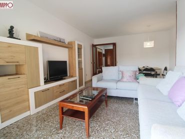 Flat with balcony for sale in Centre