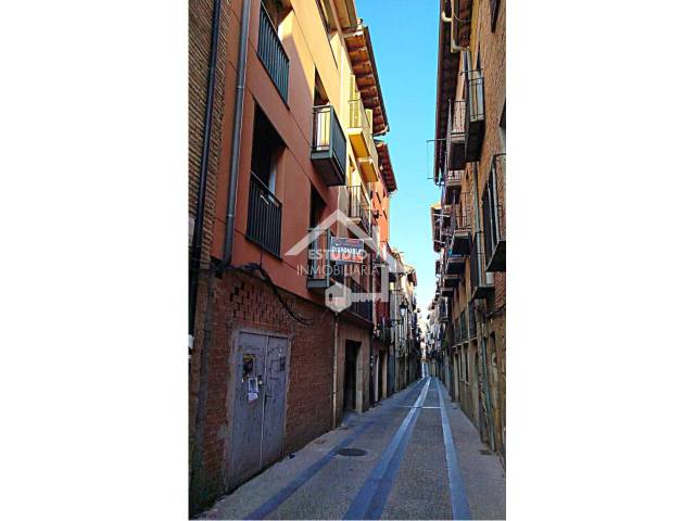 Edificio en Venta en Medio de Santa María en Viana