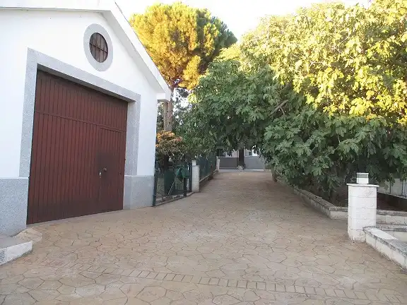 Chalet con piscina en venta en La Carlota, imagen 2
