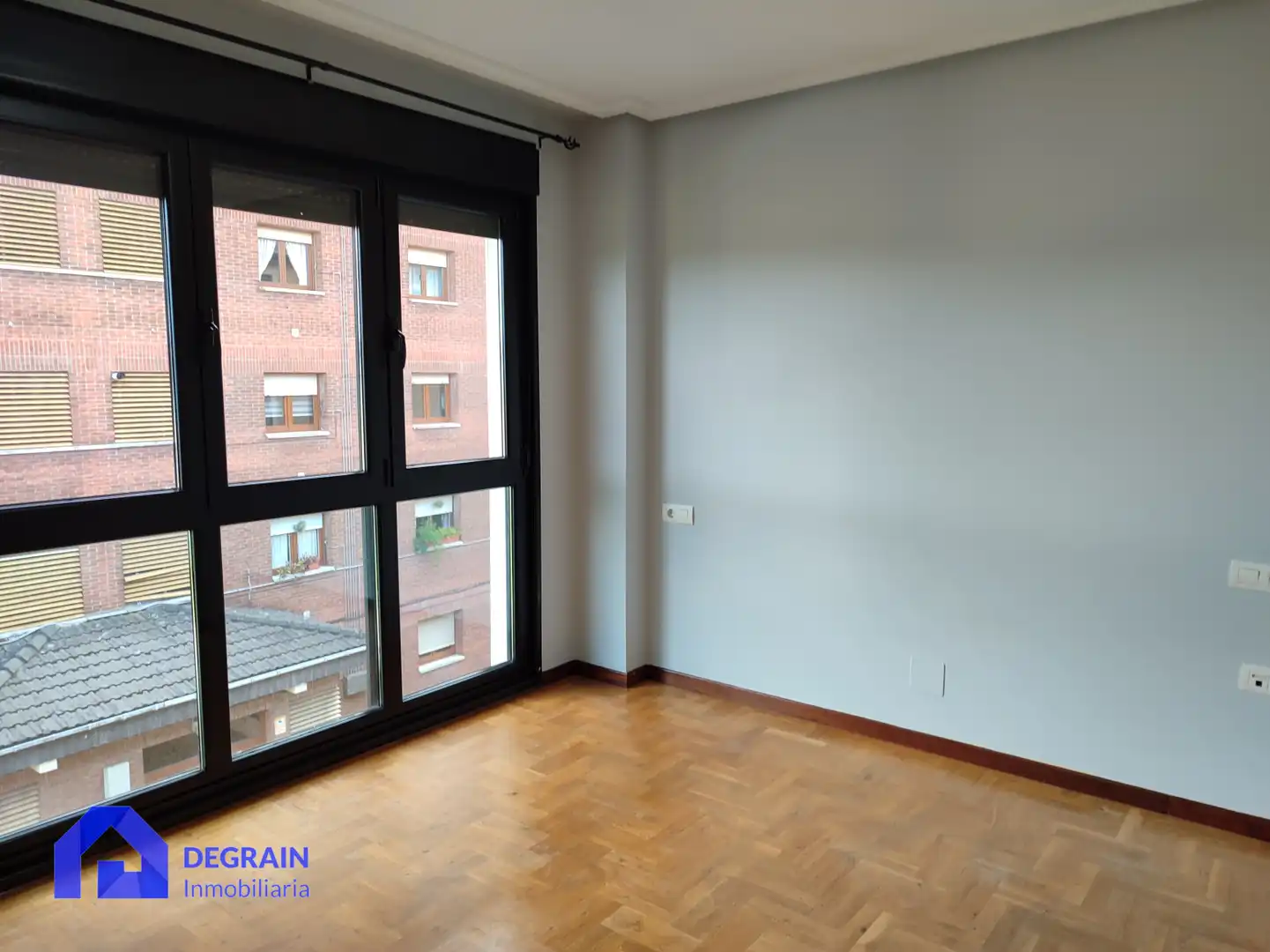 Schlafzimmer von Wohnung zum Verkauf in Oviedo  mit Heizung, Parkett und Abstellraum