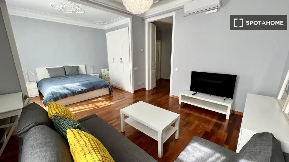 Appartamento con terrazza in affitto a Eixample