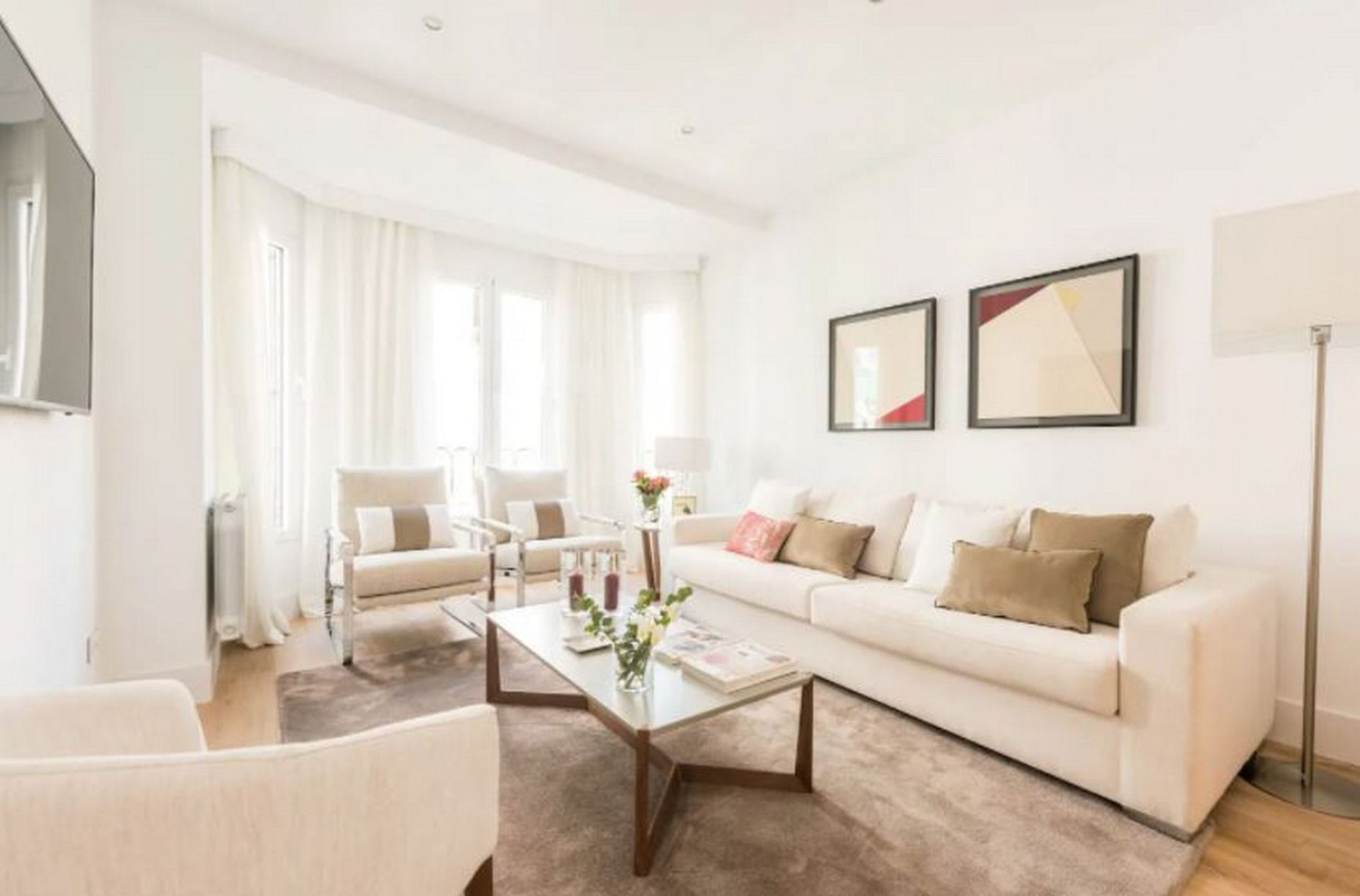 Sala de estar de Piso de alquiler en Valverde de la Virgen con Aire acondicionado, Amueblado y Microondas