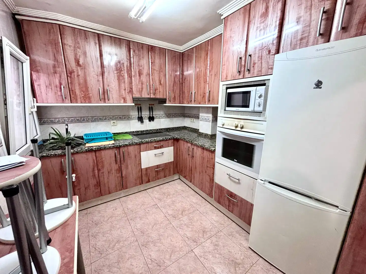 Cocina de Piso en venta en Gijón  con Calefacción, Parquet y Amueblado
