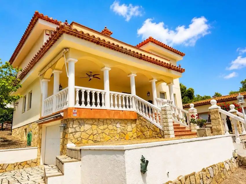 Haus mit Pool zum Verkauf in Pratdip