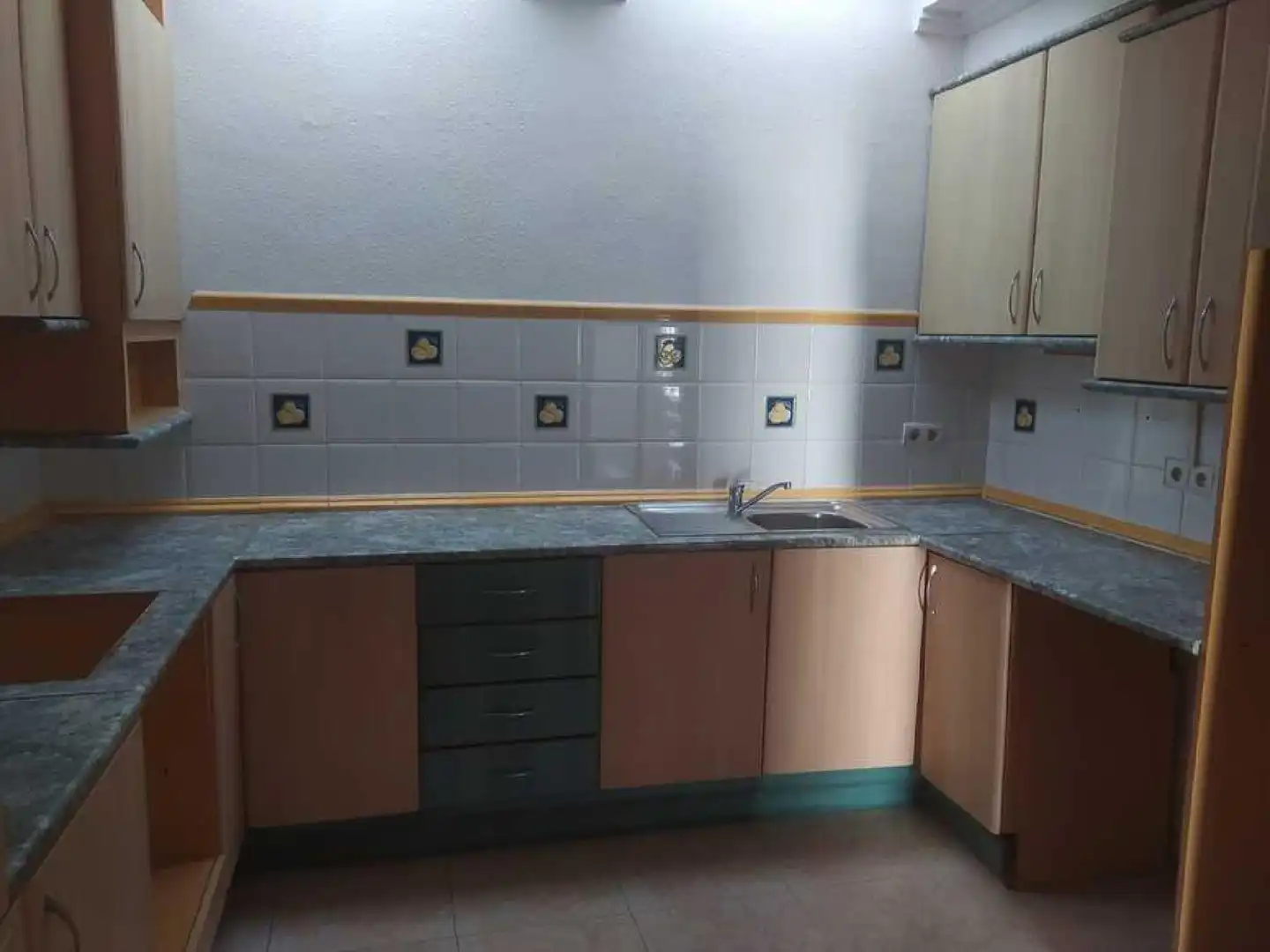 Cuina de Casa adosada en venda en Torrevieja amb Jardí privat, Terrassa i Piscina comunitària