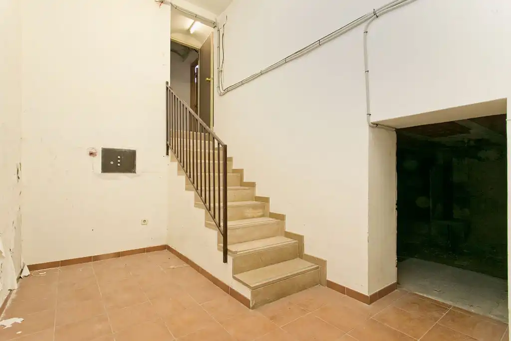 Local en venta en La Llacuna