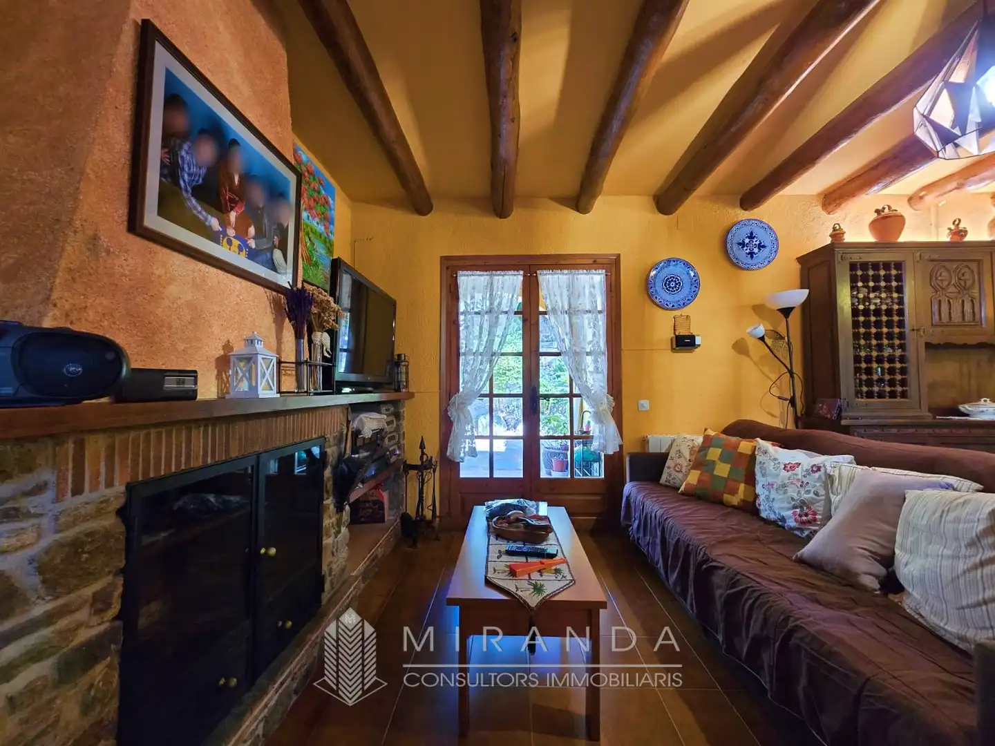 Sala d'estar de Casa o xalet en venda en Riells i Viabrea amb Calefacció, Jardí privat i Terrassa