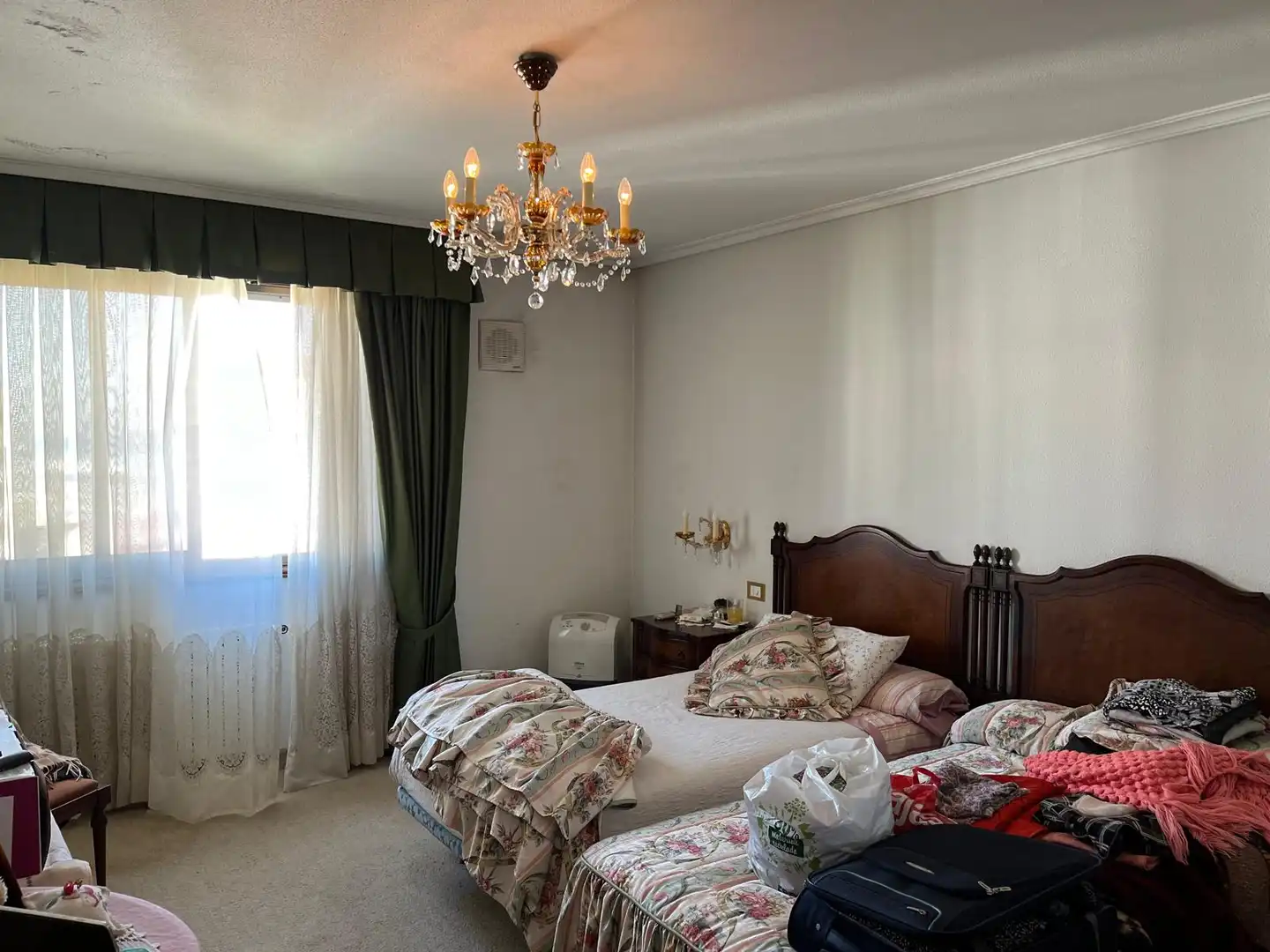 Dormitori de Casa o xalet en venda en Vigo  amb Calefacció, Jardí privat i Parquet