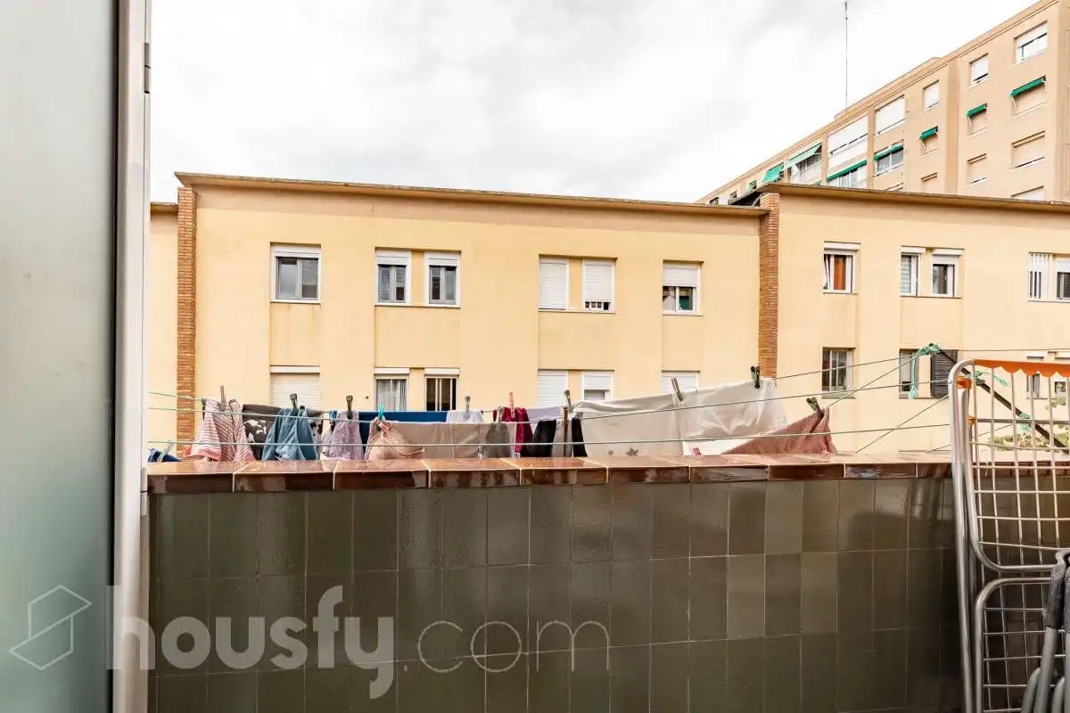 Außenansicht von Wohnung zum Verkauf in Barcelona mit Klimaanlage, Heizung und Möbliert