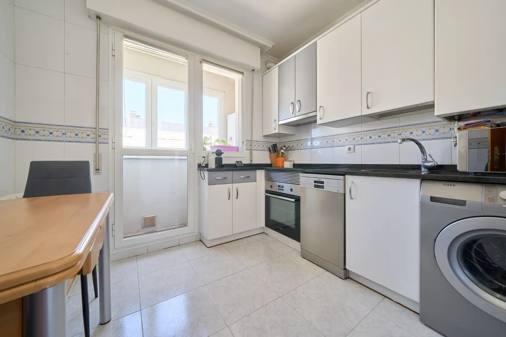 Cocina de Dúplex en venta en Vitoria - Gasteiz con Terraza, Trastero y Amueblado