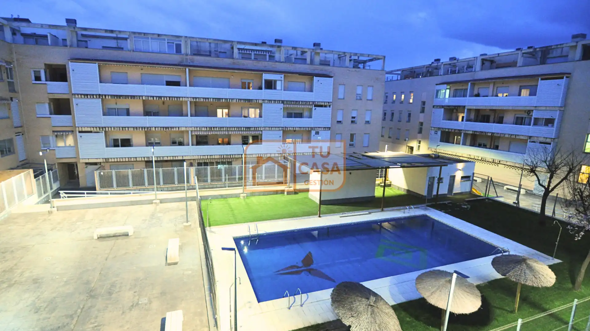 Piscina de Piso de alquiler en Cáceres Capital con Aire acondicionado, Calefacción y Parquet