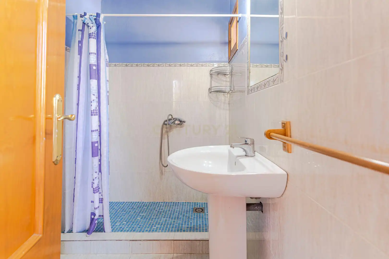 Bathroom of Houses for sale in Ítrabo  with Furnished and Jacuzzi