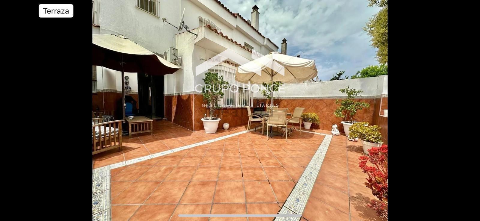 Terrassa de Casa adosada en venda en Jerez de la Frontera amb Aire condicionat i Traster