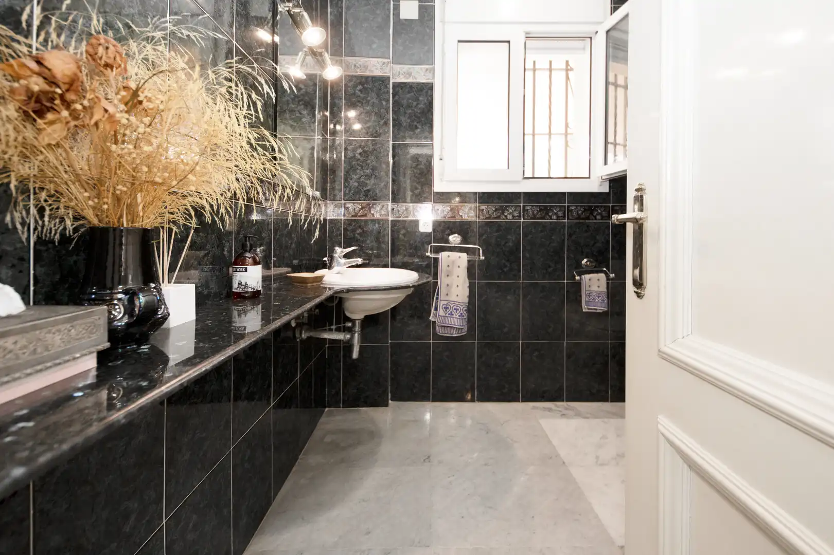 Baño de Casa o chalet en venta en Málaga con Aire acondicionado, Calefacción y Jardín privado