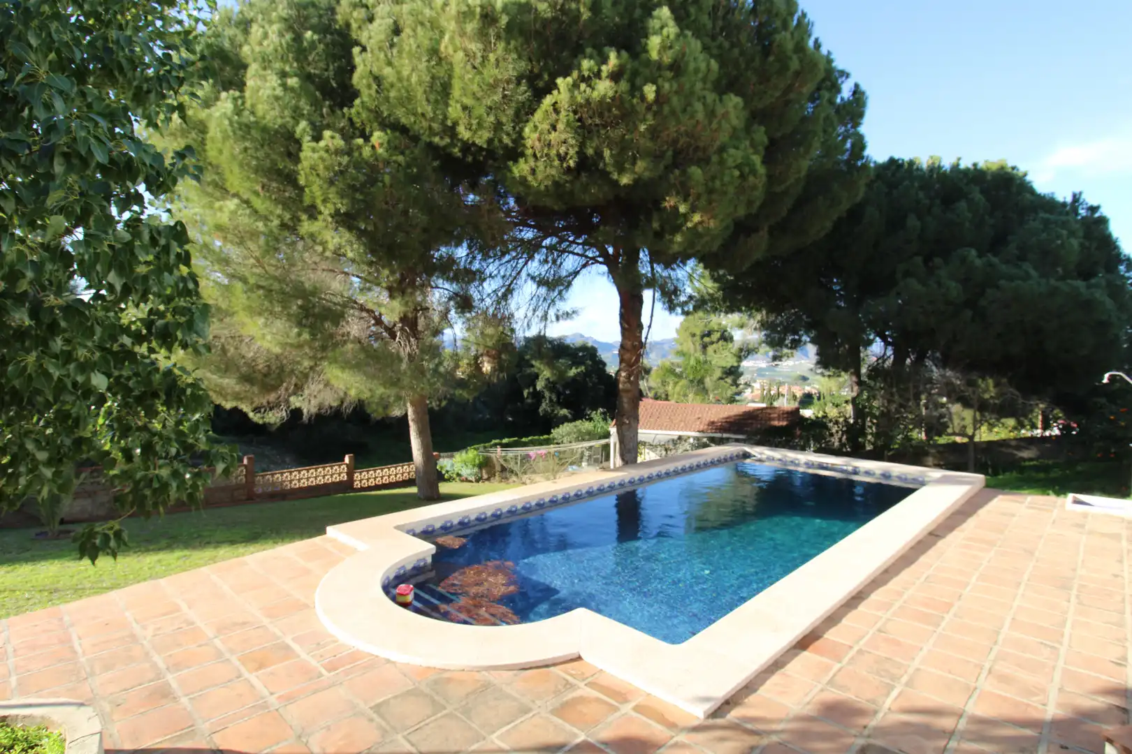 Piscina de Casa o xalet en venda en Alhaurín de la Torre amb Aire condicionat, Jardí privat i Terrassa